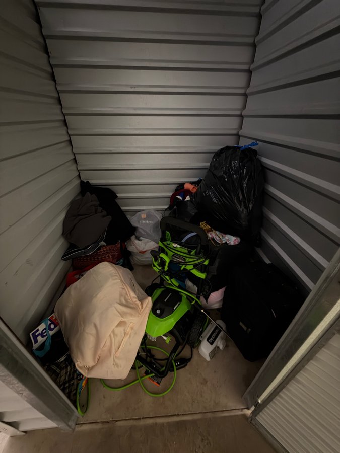 5 x 5 storage unit in Dallas, TX