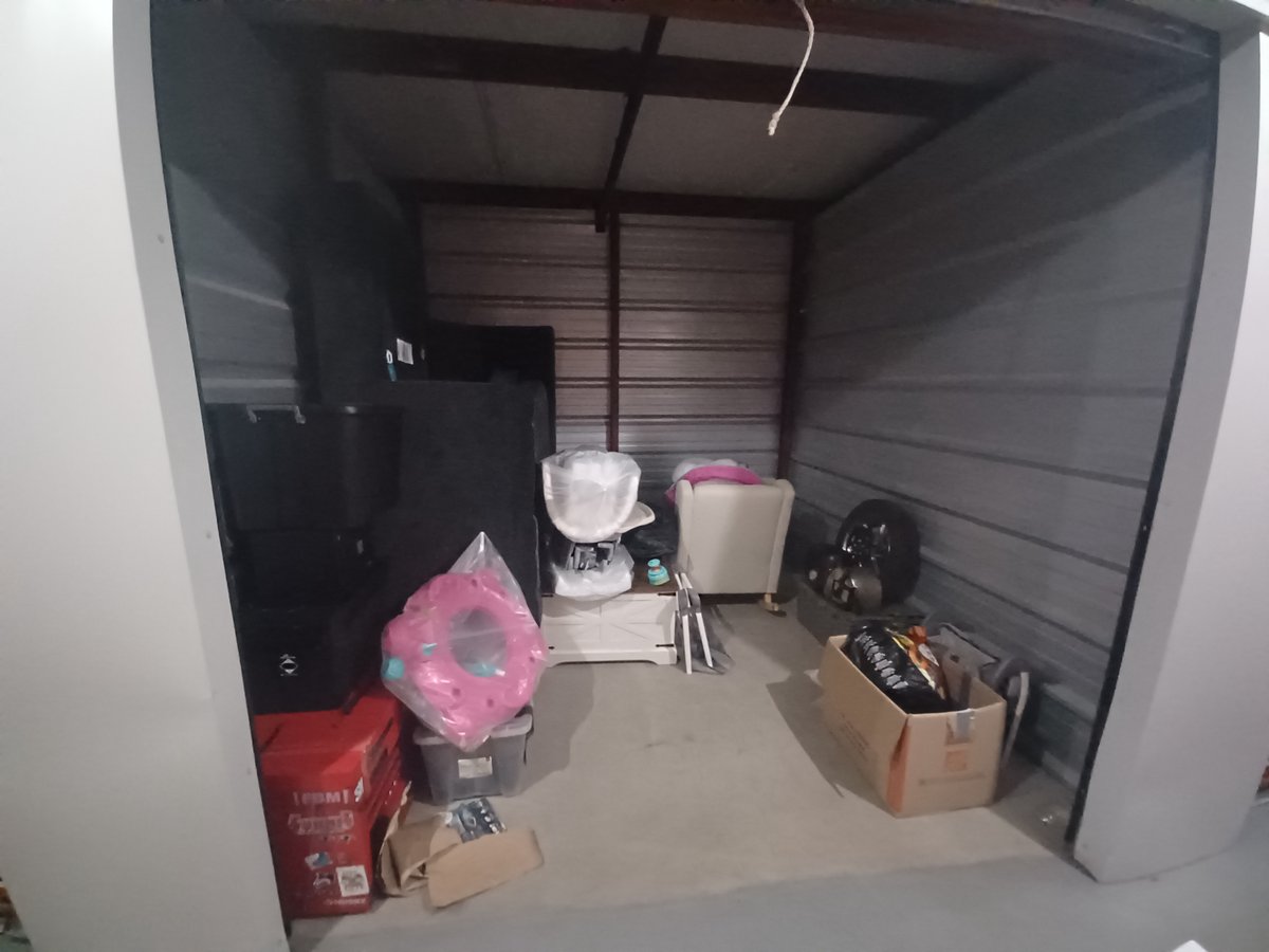 10 x 10 storage unit in Shirley, NY