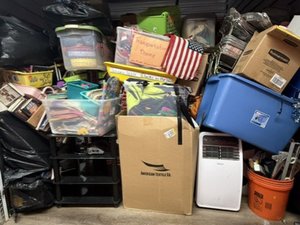 10 x 10 storage unit in Cranston, RI
