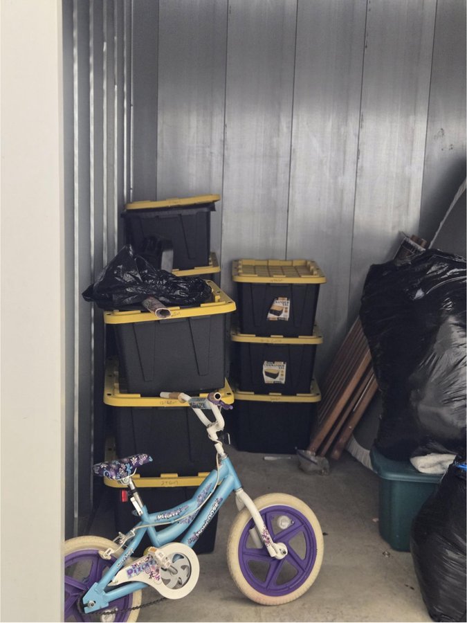 10 x 10 storage unit in Phillipsburg, NJ