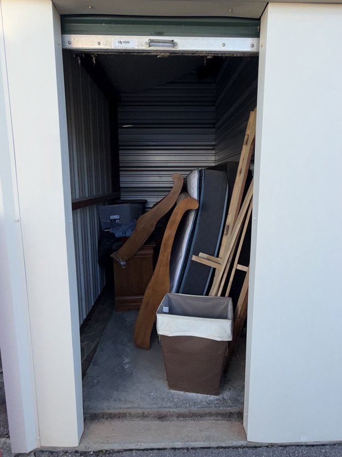 5 x 10 storage unit in Sanford, NC