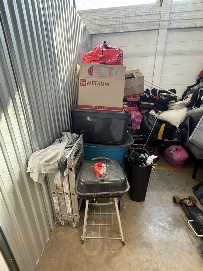 10 x 10 storage unit in Zion, IL