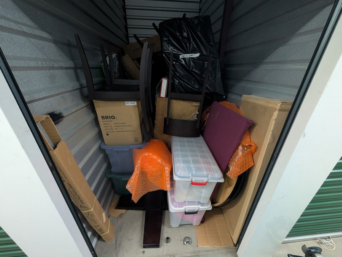 5 x 10 storage unit in Rockville, MD