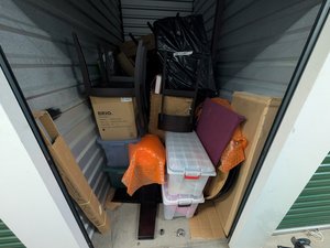 5 x 10 storage unit in Rockville, MD
