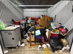 10 x 13 storage unit in Zion, IL