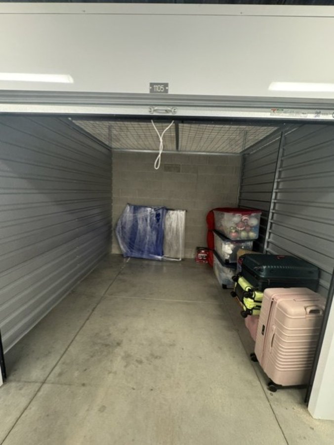 10 x 10 storage unit in Bolingbrook, IL