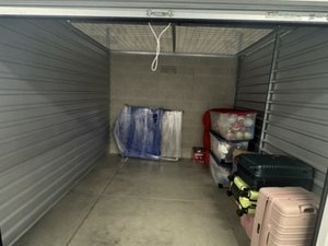 10 x 10 storage unit in Bolingbrook, IL