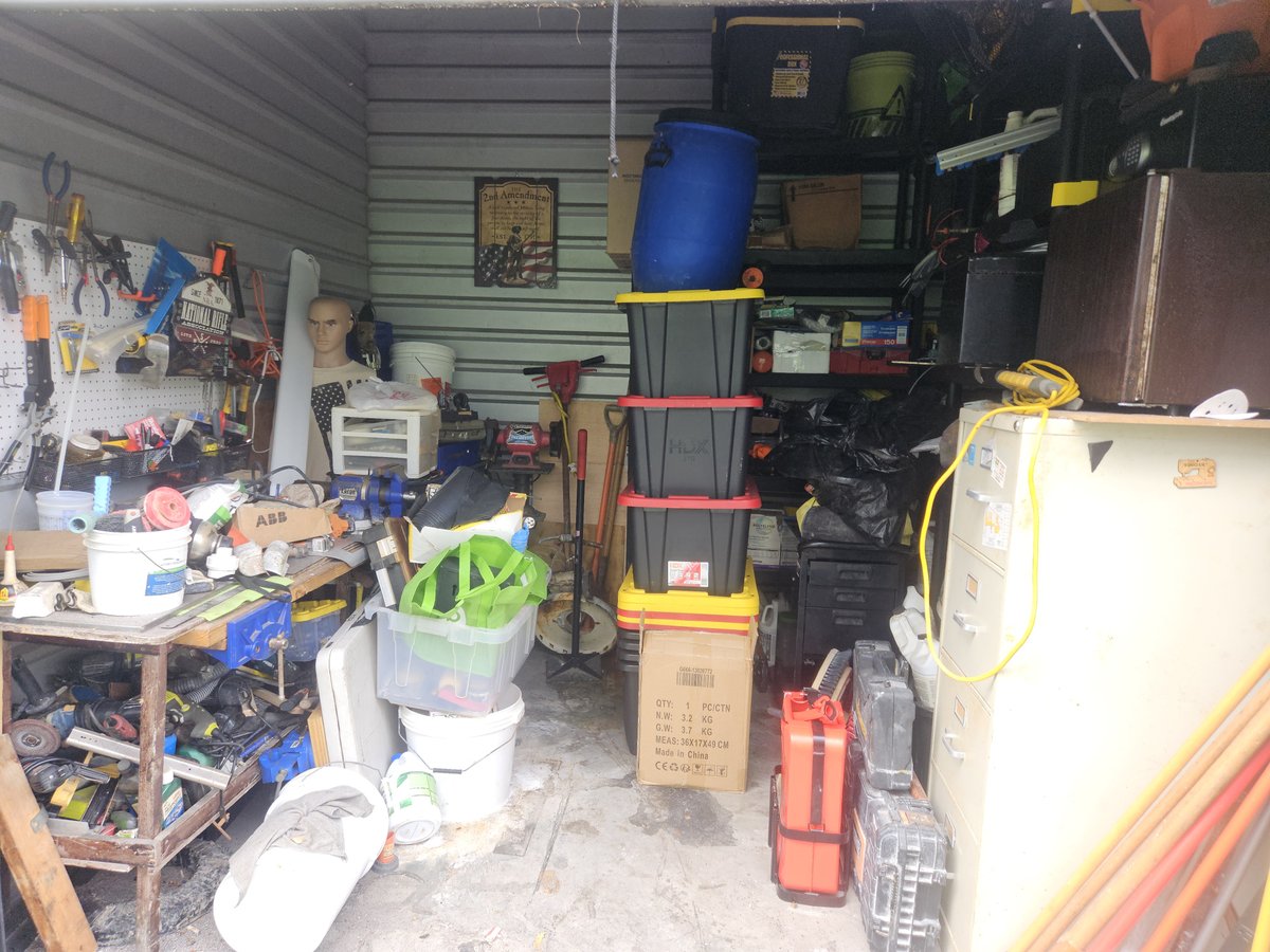 10 x 10 storage unit in Miami, FL