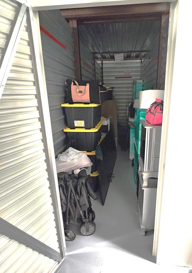 5 x 15 storage unit in Orlando, FL