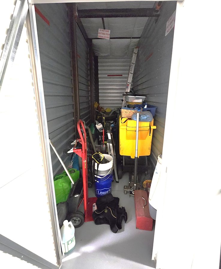10 x 15 storage unit in Orlando, FL