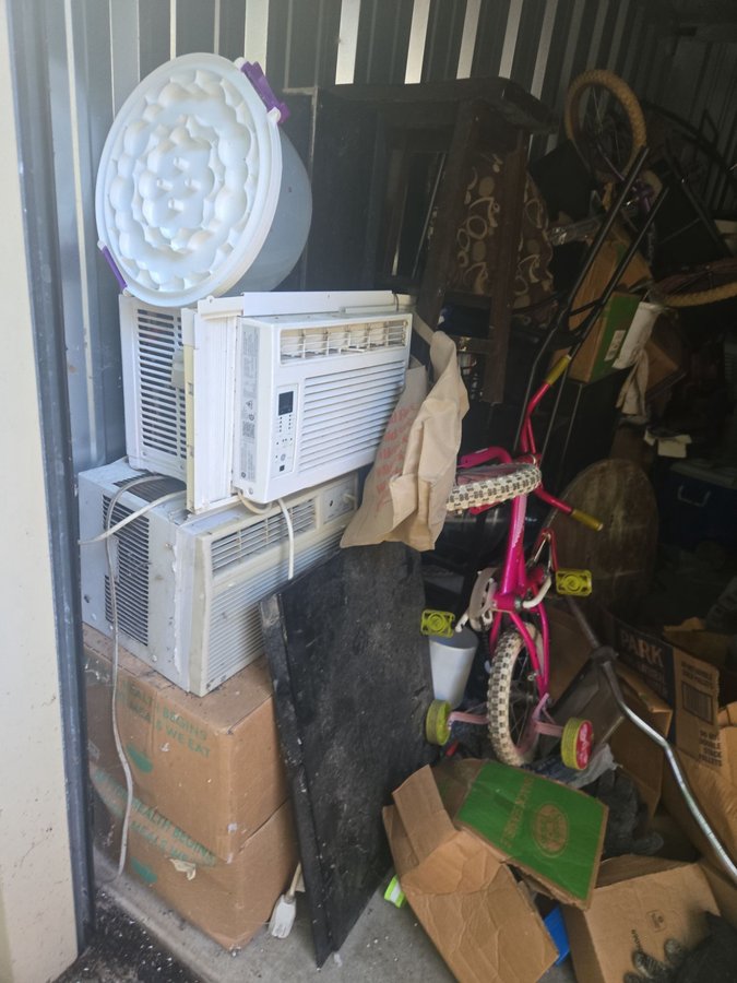 10 x 15 storage unit in Lancaster, PA