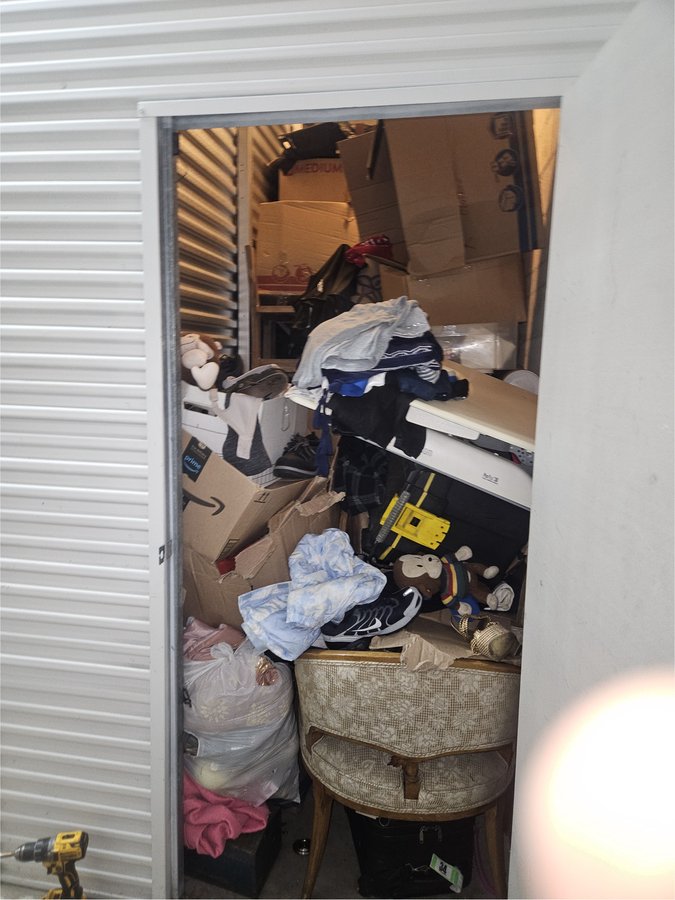 5 x 10 storage unit in Miami, FL