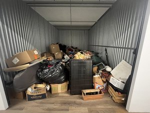 10 x 18 storage unit in Warwickr, RI