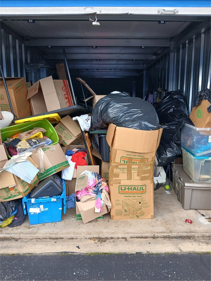 10 x 30 storage unit in Oswego, IL