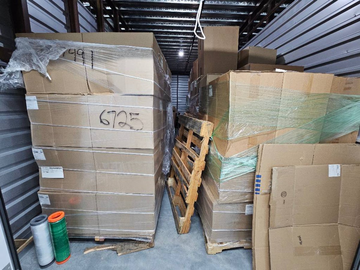 10 x 30 storage unit in Laurel, MD