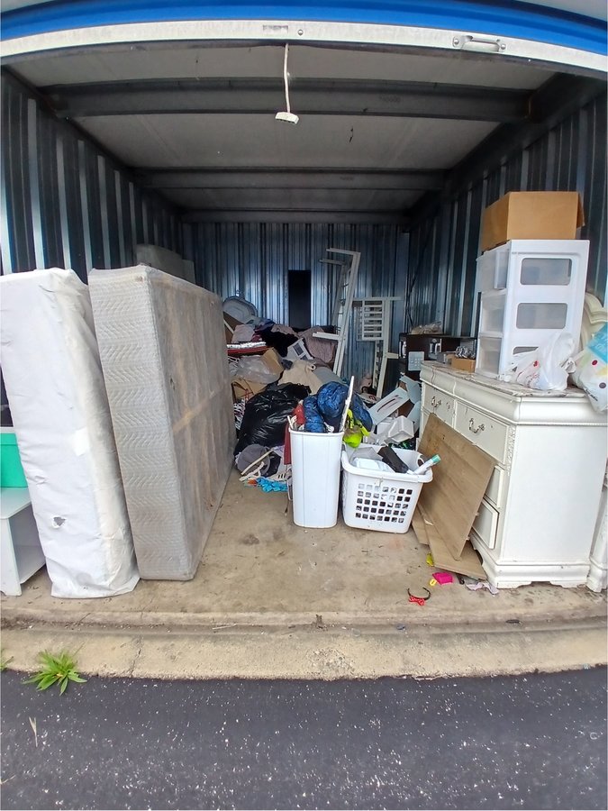 10 x 15 storage unit in Oswego, IL