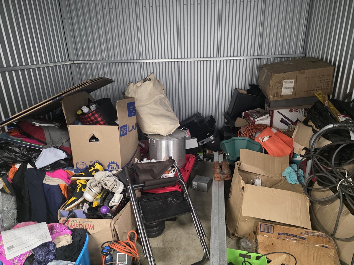 10 x 10 storage unit in Miami Gardens, FL