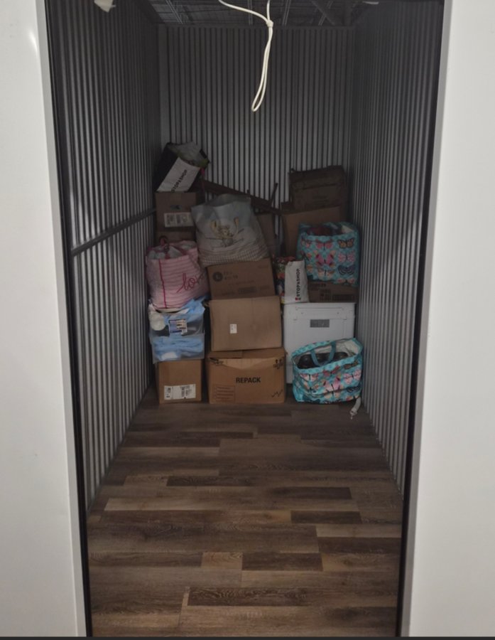 5 x 10 storage unit in Warwickr, RI
