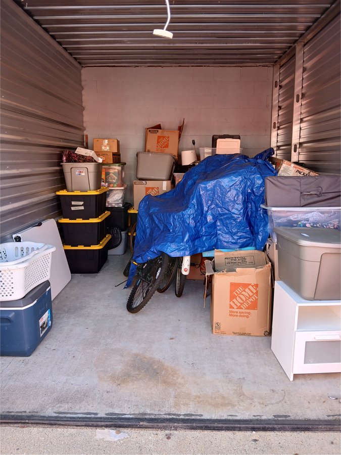 10 x 15 storage unit in North Aurora, IL