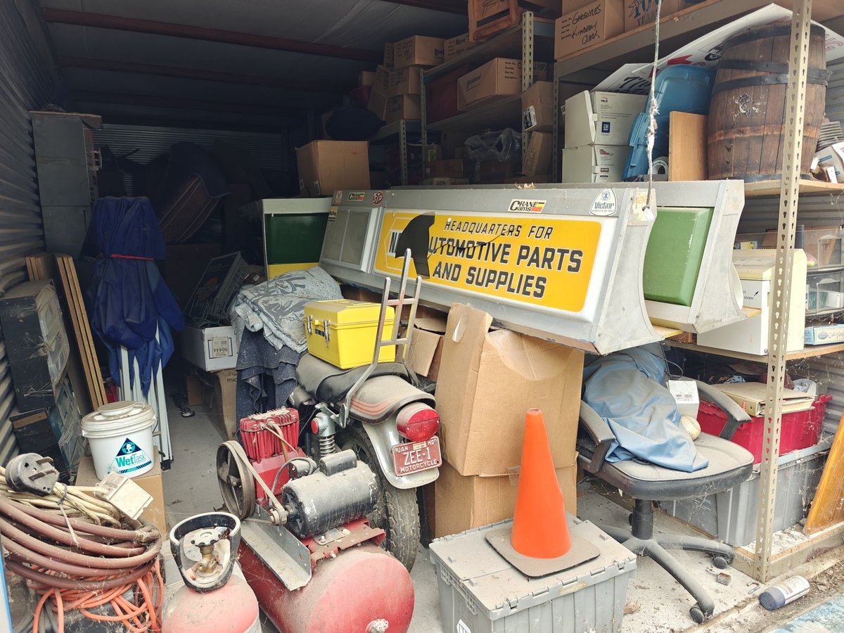 10 x 30 storage unit in Overland Park, KS