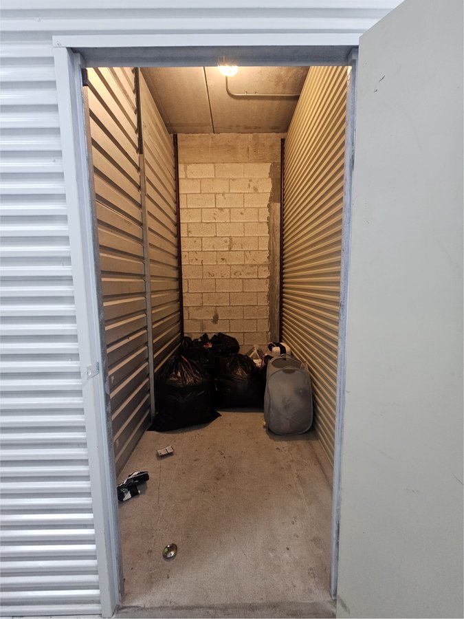 5 x 10 storage unit in Miami, FL