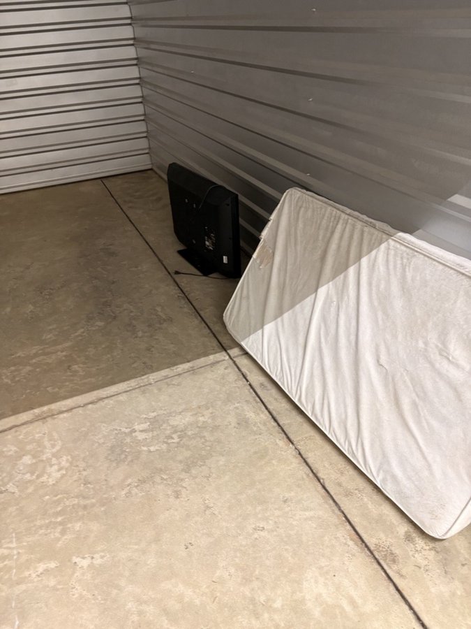 10 x 15 storage unit in Columbia, SC