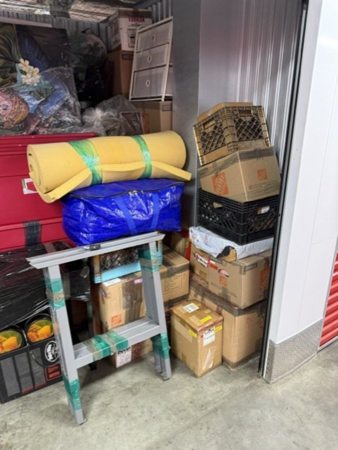 10 x 10 storage unit in Brooklyn, NY