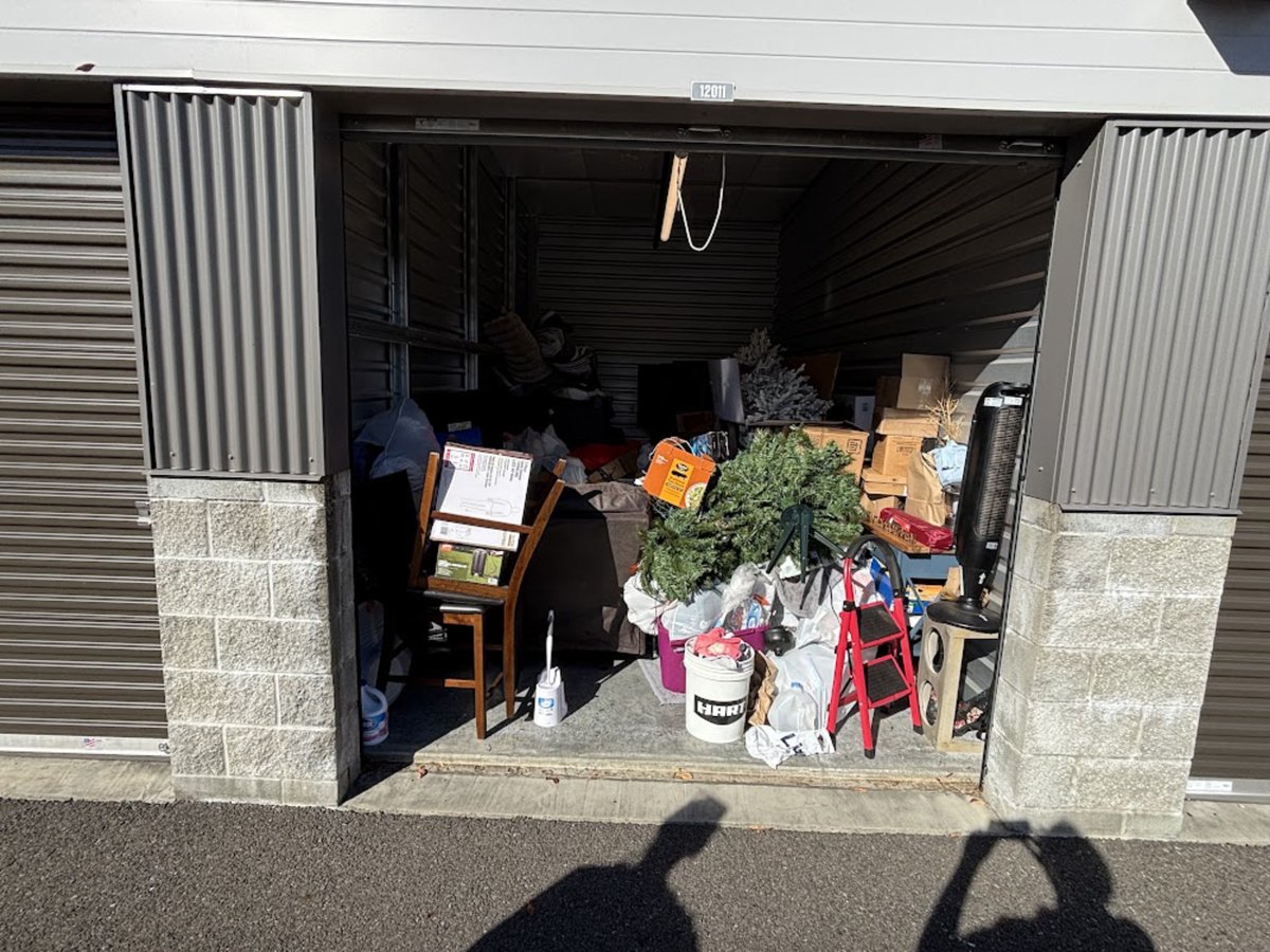 10 x 20 storage unit in Lacey, WA
