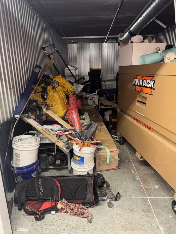 10 x 20 storage unit in Santa Clara, CA
