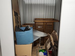 5 x 5 storage unit in Garden City, NY