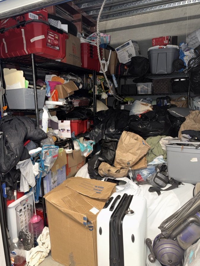 10 x 10 storage unit in Santa Clara, CA