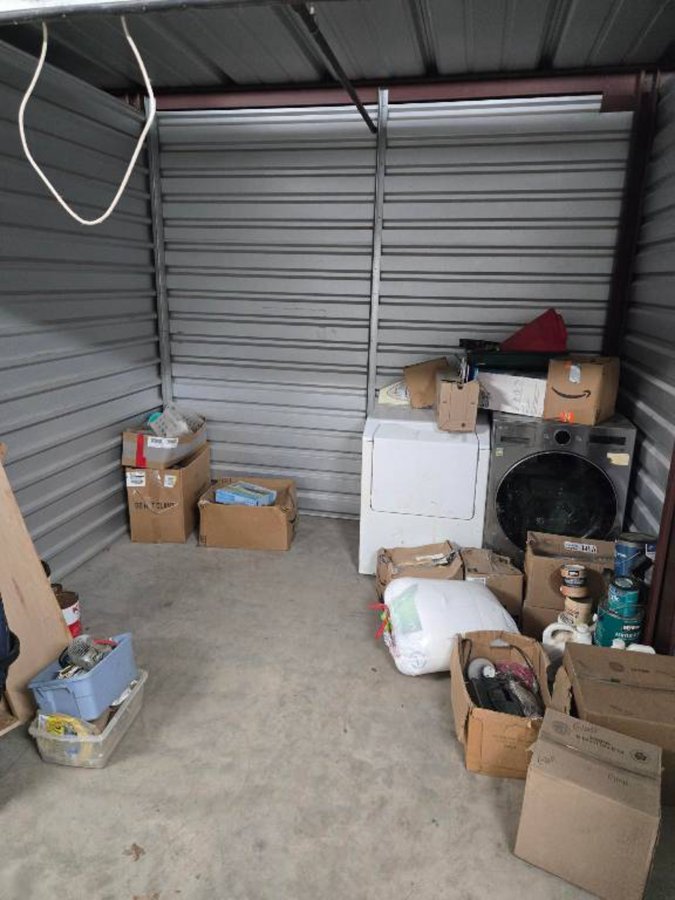 10 x 10 storage unit in Arlington, TX