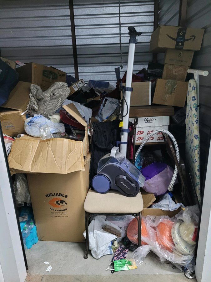 10 x 10 storage unit in Alpharetta, GA