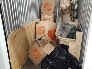 5 x 10 storage unit in Wayne, NJ