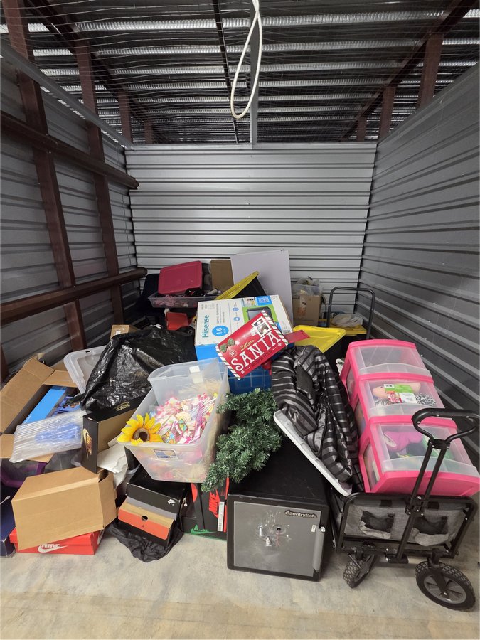 10 x 10 storage unit in Mcdonough, GA
