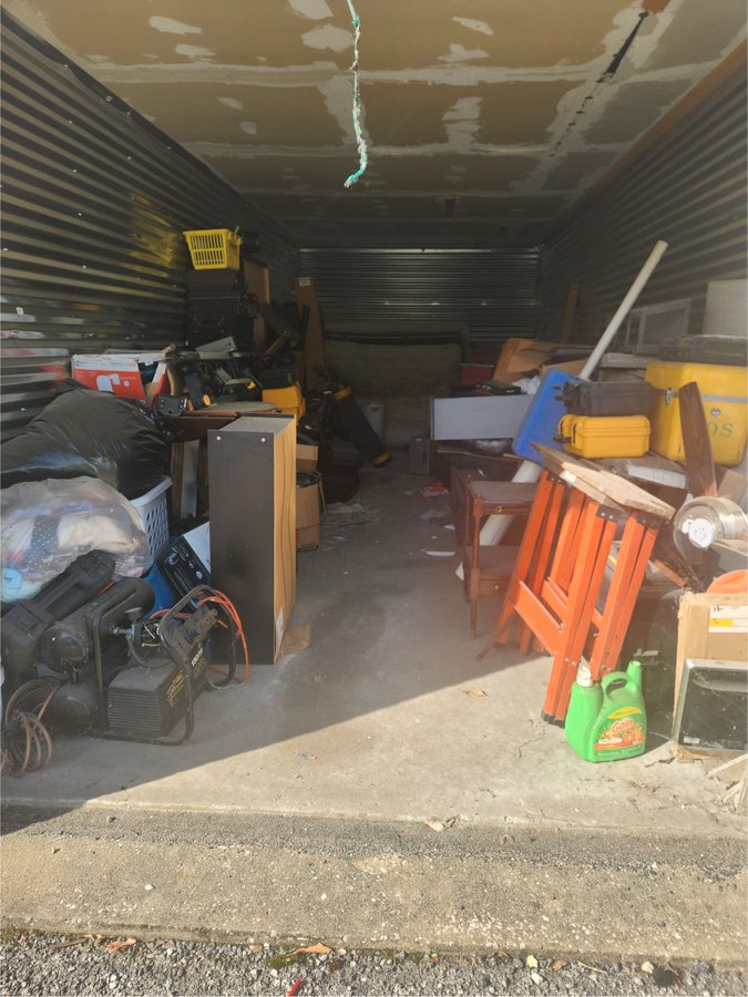 10 x 25 storage unit in St Louis, MO