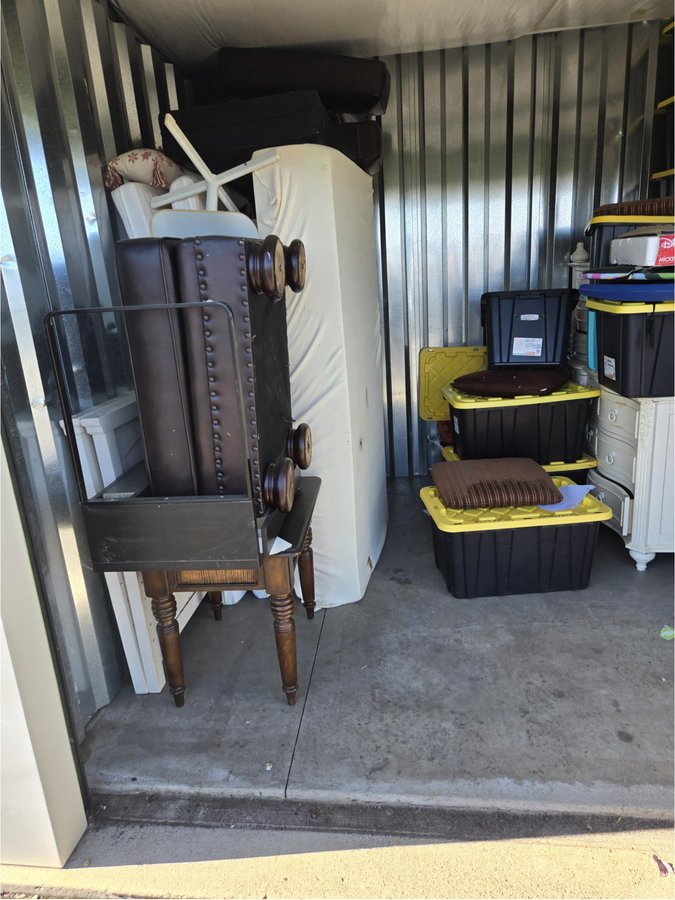 10 x 10 storage unit in West Hartford, CT