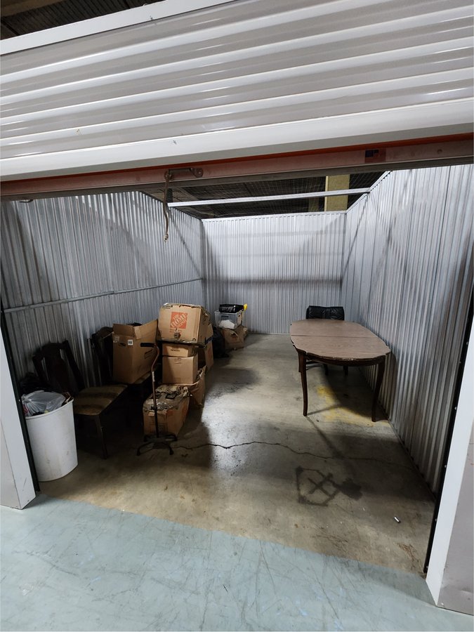 10 x 15 storage unit in Wayne, NJ