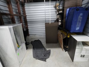 10 x 10 storage unit in Lakeland, FL