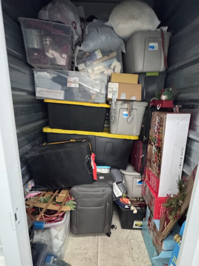 5 x 5 storage unit in Gardena, CA