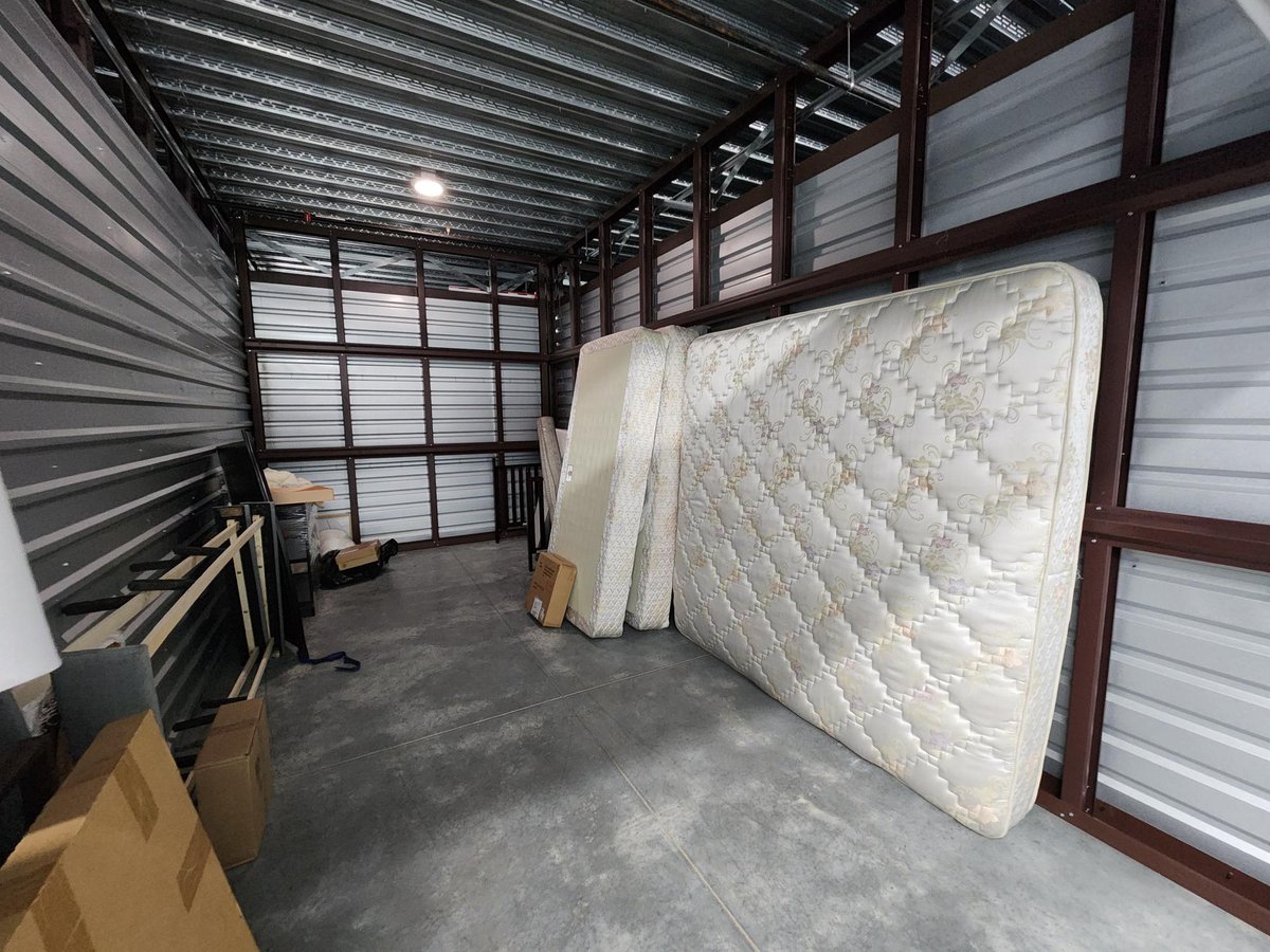 10 x 20 storage unit in Lithonia, GA