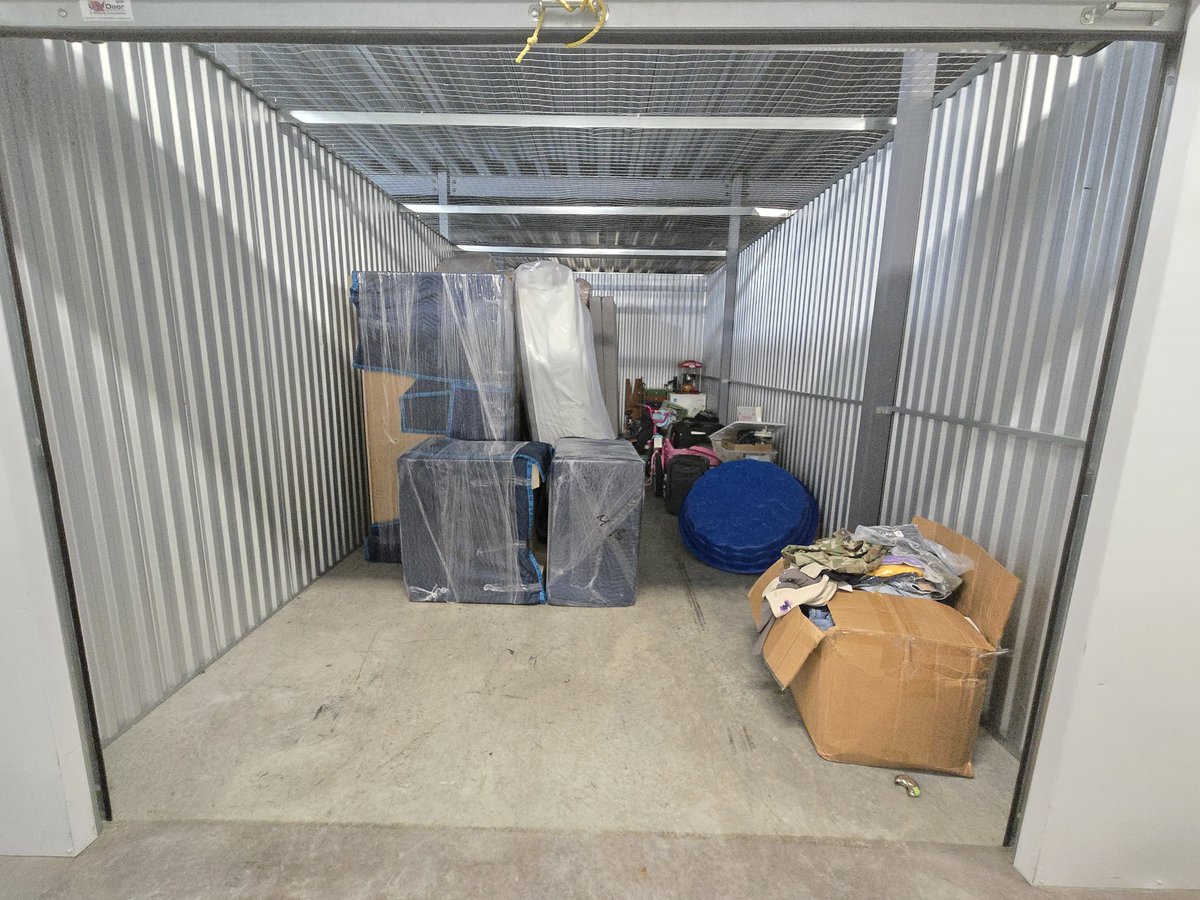 10 x 20 storage unit in Hialeah, FL