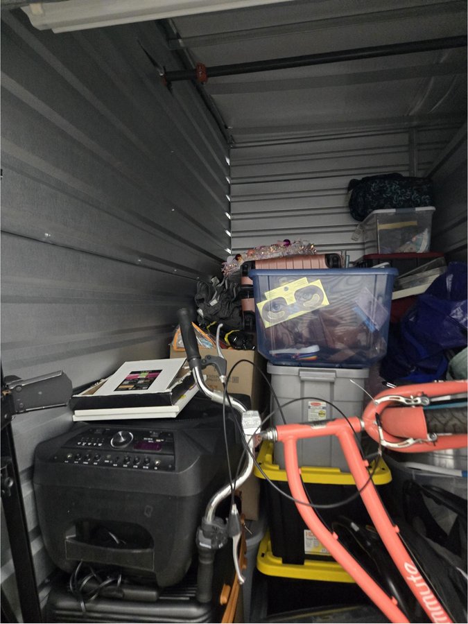5 x 10 storage unit in Gardena, CA