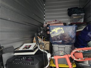 5 x 10 storage unit in Gardena, CA