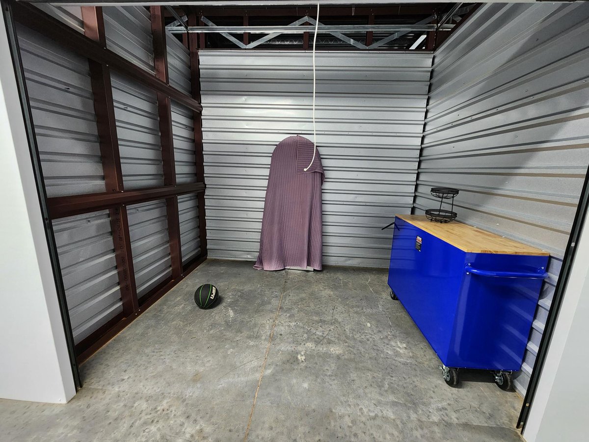 10 x 7 storage unit in Lithonia, GA