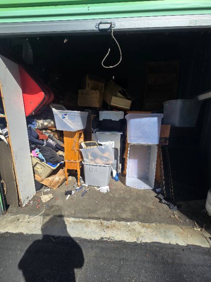 12 x 11 storage unit in Long Beach, CA
