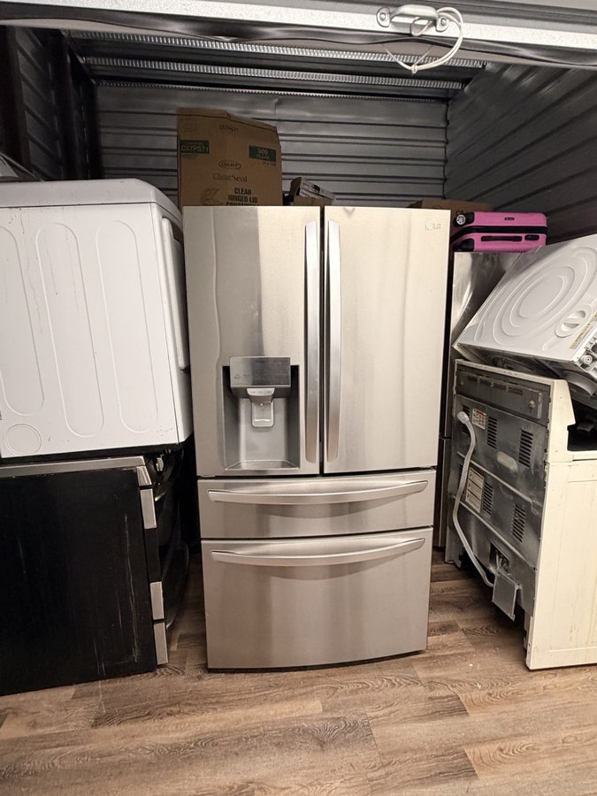 10 x 10 storage unit in Providence, RI
