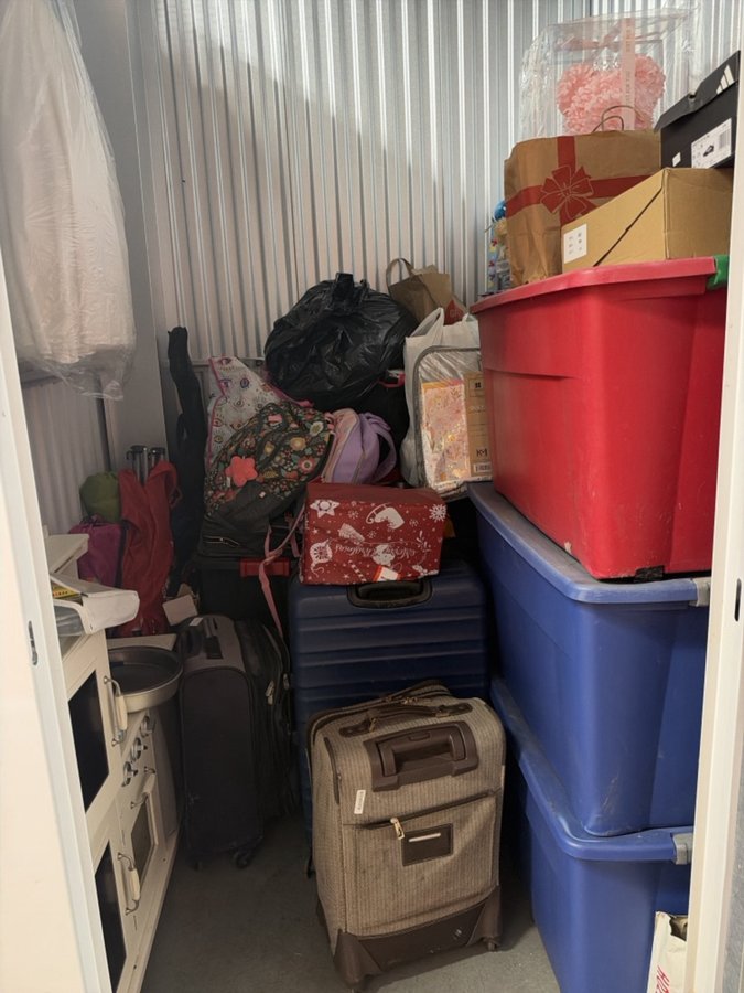 5 x 5 storage unit in Newark, CA