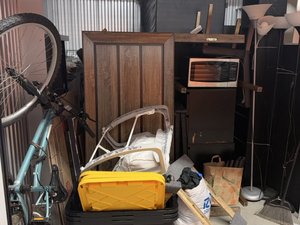 10 x 10 storage unit in Newark, CA
