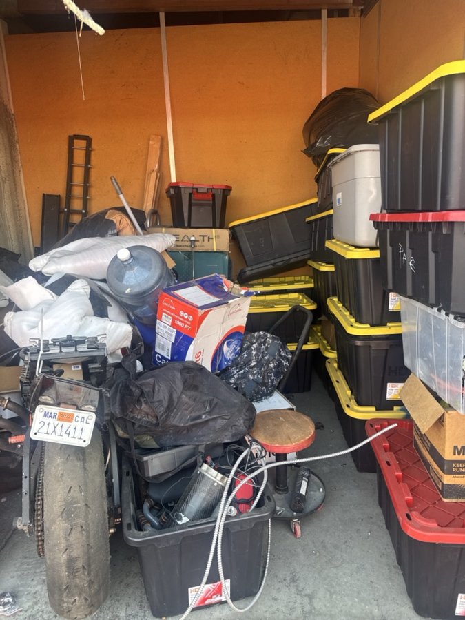 10 x 10 storage unit in Santa Clara, CA